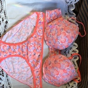 Bra and pantie set